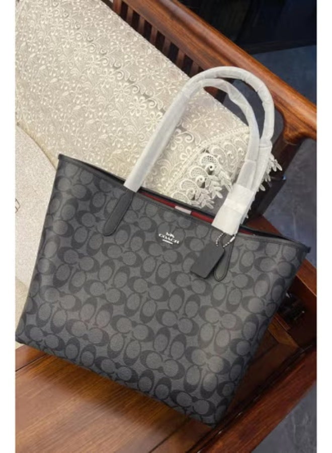 كوتش اوت ليت حقيبة كوتش سيتي توت ذات الطبعة الأيقونية، من موضة النساء، متعددة الوظائف، بسعة كبيرة، مقاس كبير، باللون الرمادي والأسود - Image 1